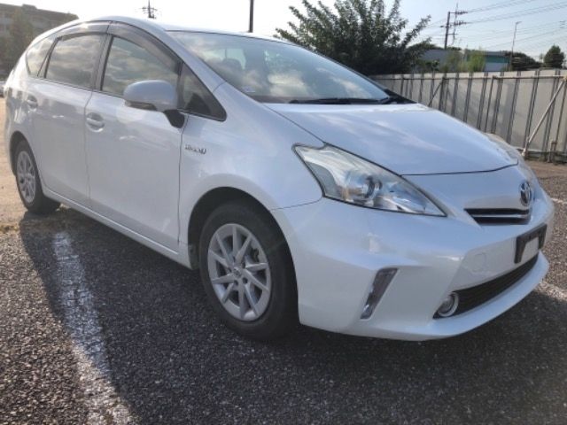 848 Toyota Prius alpha ZVW40W 2013 г. (ARAI Oyama)